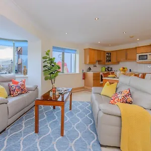 **** Aparthotel Park Place Ireland