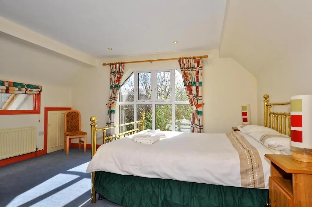 Boffin Lodge Guest House Westport 3*,
